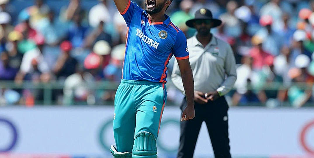 আবুধাবির নিউট্রাল পিচে ঘোড়ার খুরের শব্দ: লিটনের সেঞ্চুরি থেকে রহমতের অকাল বিদায়, আফগানিস্তানের ৪৭৯ তাড়া এখন শুধুই অঙ্ক