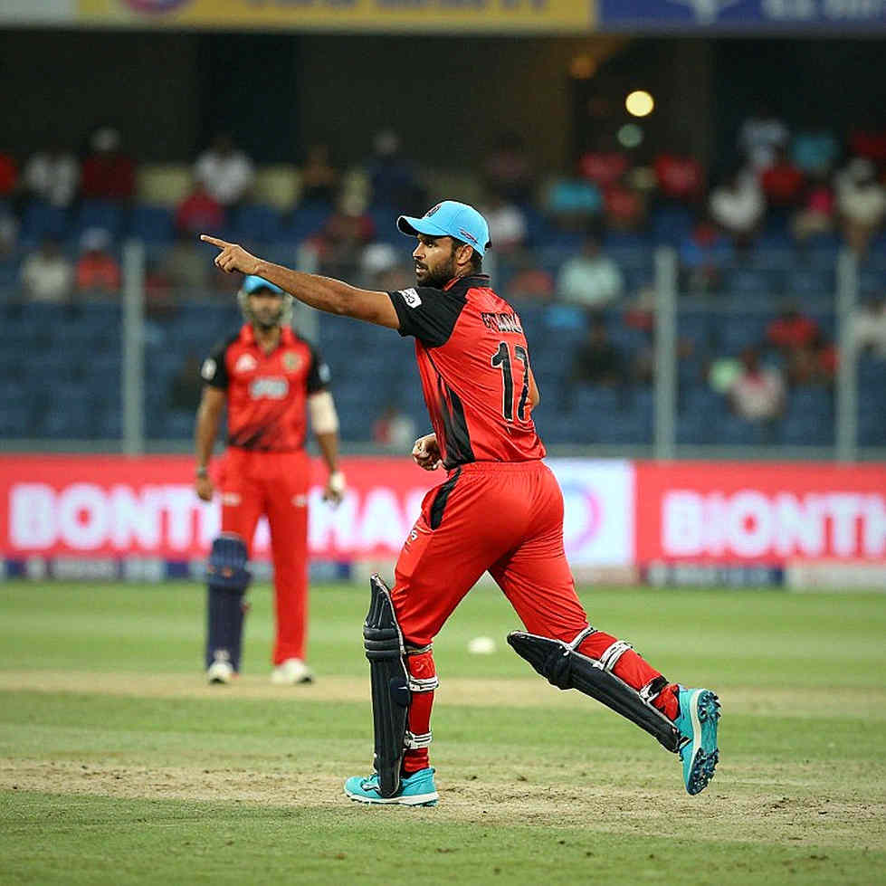 আগরকরের লেজার: তিনটি ট্রফি, একটি ফাঁকা ঘর, আর অসমাপ্ত নিরীক্ষা আগরকরের লেজার: তিনটি ট্রফি, একটি ফাঁকা ঘর, আর অসমাপ্ত নিরীক্ষা