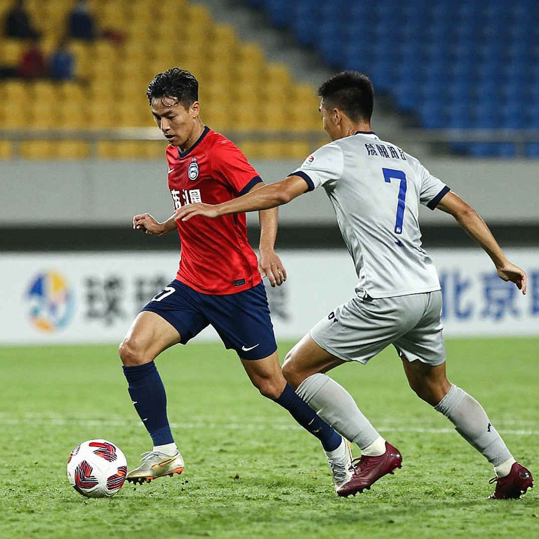 Football's Blockchain Money: Fan Tokens, Transfer Rumors and the Real Ledger