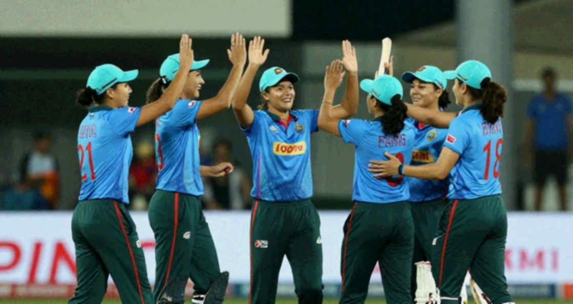 চেইন, ক্যামেরা ও রেফারির চোখ: ক্রিকেটের ডেটা-অর্থনীতি ব্লকচেইনে উঠলে বিতর্ক কমবে? চেইন, ক্যামেরা ও রেফারির চোখ: ক্রিকেটের ডেটা-অর্থনীতি ব্লকচেইনে উঠলে বিতর্ক কমবে?
