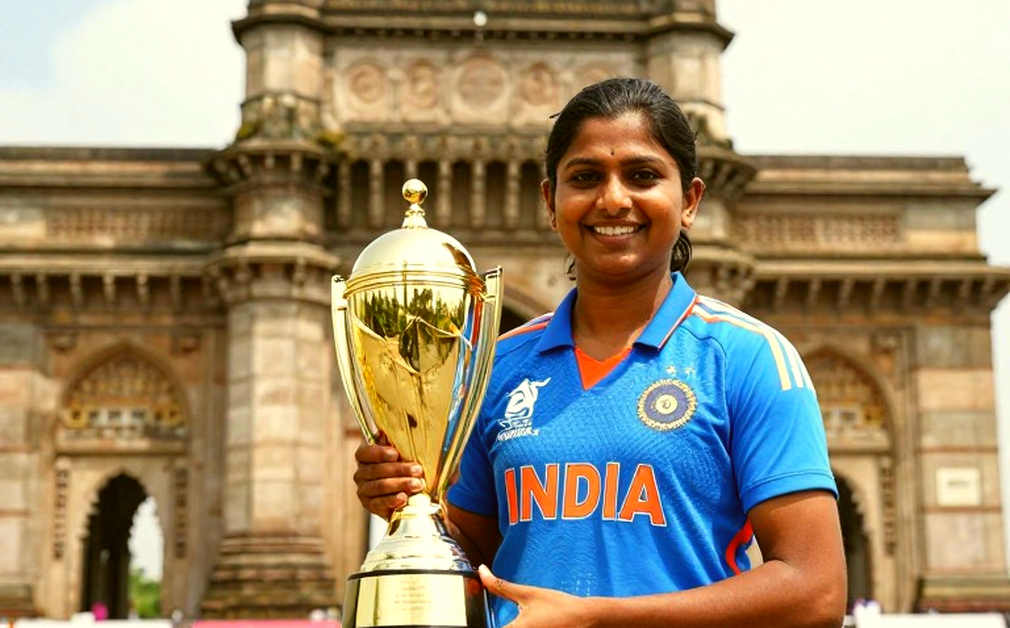 ষাট-বাইরের পাঠ: শ্রীলঙ্কার ক্লাব ক্রিকেট, একটা হাইলাইট ক্লিপ আর পঞ্চাশ রানের অসম্পূর্ণ কবিতা ষাট-বাইরের পাঠ: শ্রীলঙ্কার ক্লাব ক্রিকেট, একটা হাইলাইট ক্লিপ আর পঞ্চাশ রানের অসম্পূর্ণ কবিতা