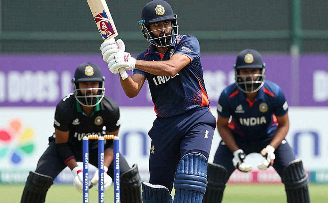 জাহানারা আলমের ফেরা: মাঠে নামার আগে যে প্রশ্নটা মাঠের বাইরের জাহানারা আলমের ফেরা: মাঠে নামার আগে যে প্রশ্নটা মাঠের বাইরের