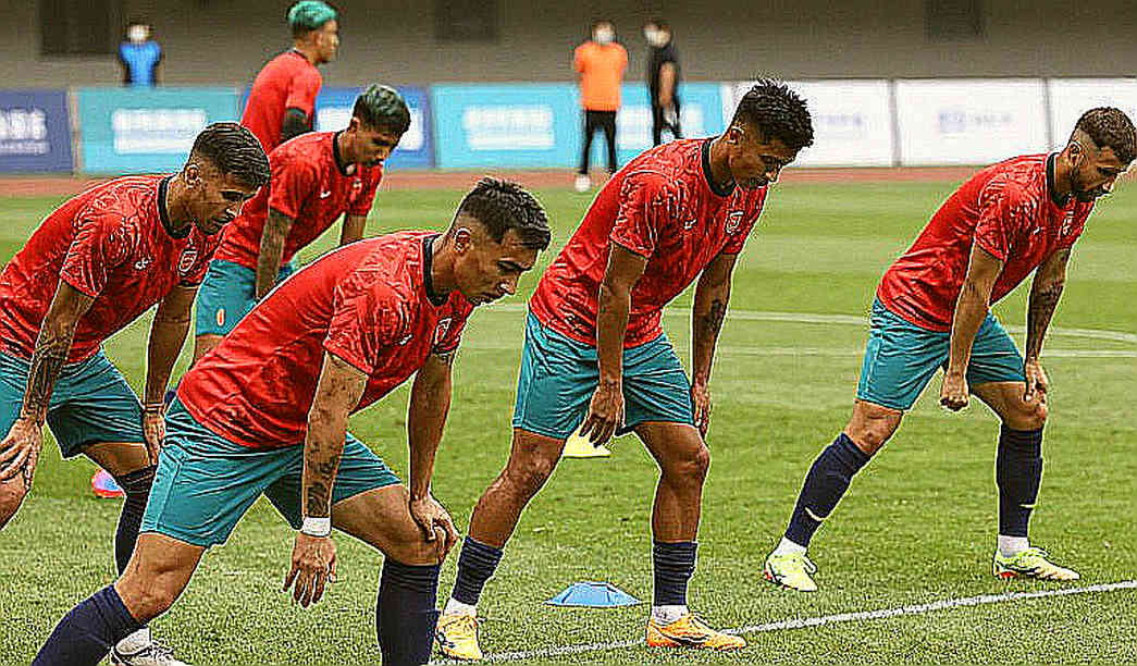ভালভের্দের গোড়ালি, এমিলিয়ানো মার্তিনেসের বিমান: ফোরলানের প্রথম দল-তালিকা যা বলে দিল সব ভালভের্দের গোড়ালি, এমিলিয়ানো মার্তিনেসের বিমান: ফোরলানের প্রথম দল-তালিকা যা বলে দিল সব