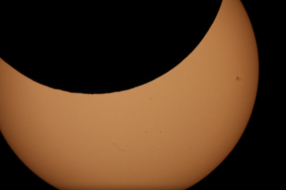 Parçalı güneş tutulması vatandaşlar tarafından ilgiyle izlendi