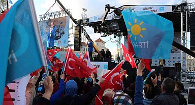 Akşener: "2 yıl içerisinde tüm Suriyelileri ülkelerine geri göndereceğiz"