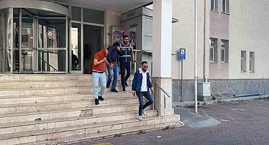 Aranan iki şahıs yakalandı