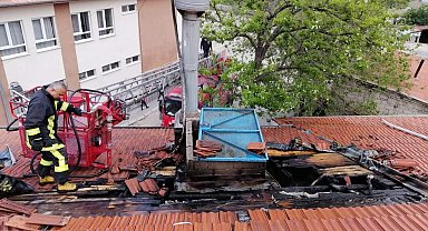 Çatı yangını büyümeden söndürüldü