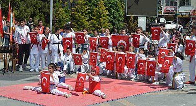 Develi'de 19 Mayıs kutlamaları renkli görüntülere sahne oldu