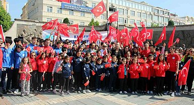 Gençlik ve Spor İl Müdürü Kabakcı: "Mesele memleketse yaşımız 19"