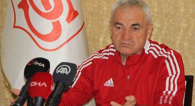 Rıza Çalımbay: "Yarı yolda bırakıp gitmem"