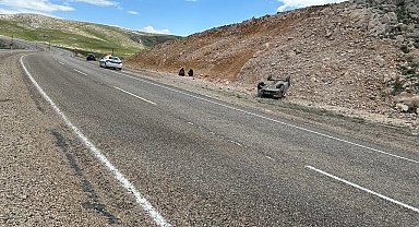 Yoldan çıkıp ters döndü: 5 yaralı