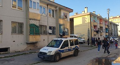 2'nci kattan düşen adam ağır yaralandı