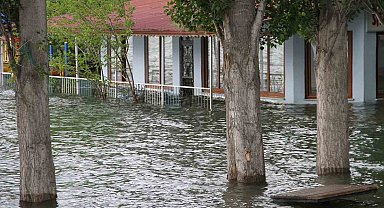 7 yıl sonra ilk kez doldu, yol ve sosyal tesis sular altında kaldı