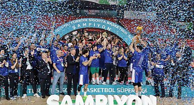 A. Efes kupasını aldı