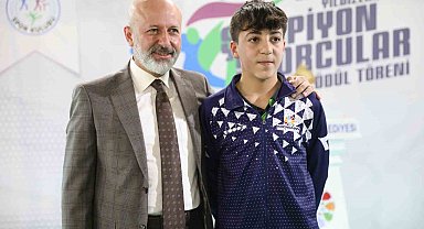 Başkan Çolakbayrakdar; "Alt yapıdan yetiştirdiğimiz kahraman, dünyanın tanıdığı bir sporcu oldu"