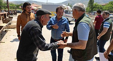 Başkan Öztürk, Kurban Pazarı'nı Ziyaret Etti