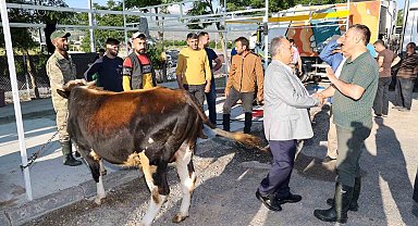 Başkan Yalçın, vatandaşın bayram sevincine ortak oldu