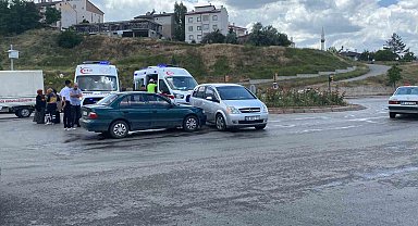 Bayram gezmesinde trafik kazası: 3'ü çocuk 5 yaralı