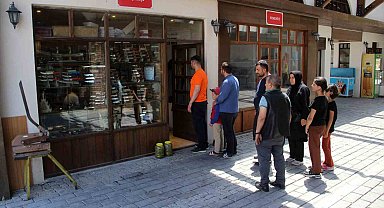 Bıçakçılarda arife yoğunluğu, bıçakçıların önü doldu taştı