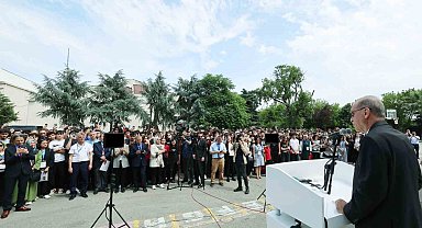 Cumhurbaşkanı Erdoğan, Haydarpaşa Lisesi'nde karne törenine katıldı