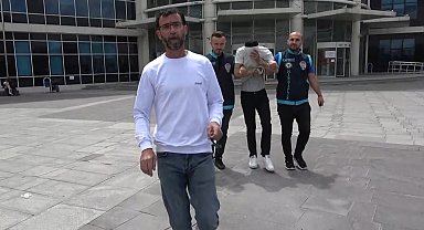 Depremzedenin 500 bin lirasını çalan hırsızlık şüphelisinin yakını gazetecilere saldırdı