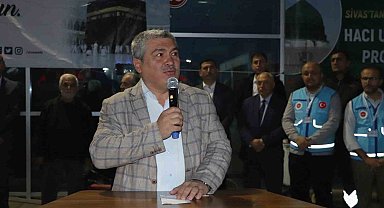 İlk hac kafilesi dualarla uğurlandı