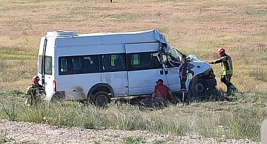 İşçi servisi şarampole yuvarlandı: 6 yaralı