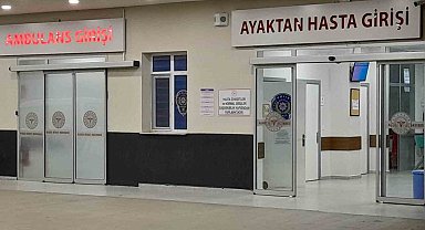 İzmir'de gıda zehirlenmesi şüphesiyle 11 kişi hastaneye kaldırıldı