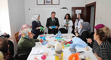 Kadınlar öğreniyor, üretiyor, sosyalleşiyor