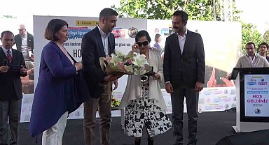 Kartal'da Kadın Emeği Festivali, Türkan Şoray'ın katılımıyla başladı