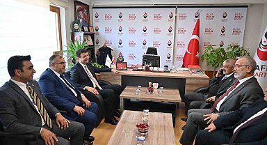 Kayseri Milletvekili Arıkan siyasi partilerle bayramlaştı