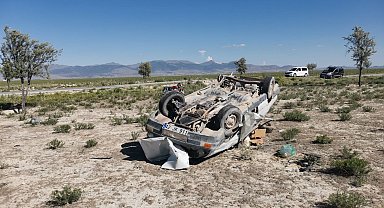 Konya'da otomobil takla attı: 1 ölü, 1 yaralı