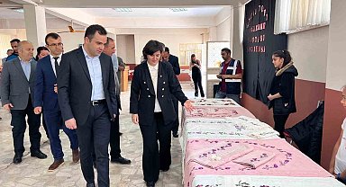 Kursiyerlerin el sanatları ürünleri beğeniye sunuldu