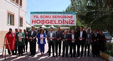 Kursiyerlerin eserleri yıl sonu sergisinde görücüye çıktı