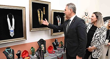 Mamak'ta yıl sonu sergilerine vatandaşlardan yoğun ilgi