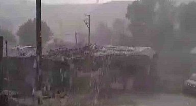 Misket büyüklüğünde dolu yağdı