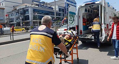 Motosiklet ile otomobil çarpıştı; 1 yaralı