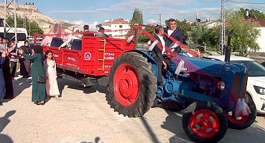 Öyle bir gelin arabası yaptı ki görenler bir daha baktı