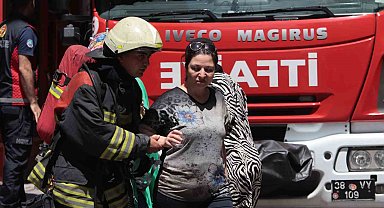 Şarjdaki telefon patladı, yangın çıktı