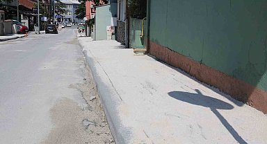 Serdivan'da kaldırımlar yenileniyor