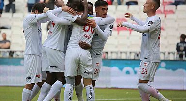 Sivasspor'da Caner Osmanpaşa ligdeki 2. golünü attı