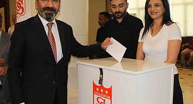 Sivasspor'da Mecnun Otyakmaz güven tazeledi