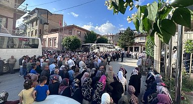 Tosya'dan hacı adayları dualarla kutsal topraklara uğurlandı