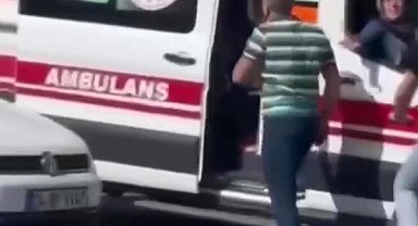 Tuzla'da yol vermeyip ambulansı durdurdu, 'hasta mı var' diye sordu