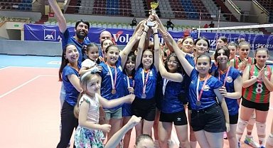 TVF İzmir Mini Voleybol Süper Ligi'nde sezon tamamlandı