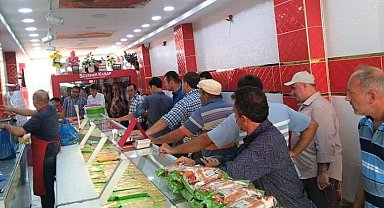 Yozgat'ta kasapların kıyma mesaisi sürüyor