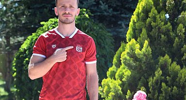 Abdulkadir Parmak resmen Sivasspor'da