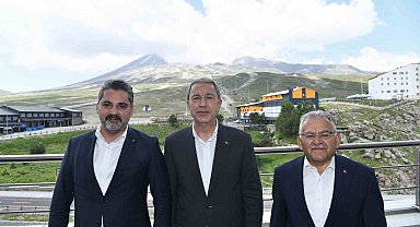 Akar ile Büyükkılıç, Erciyes Yüksek İrtifa Kamp Merkezi'nde incelemelerde bulundu