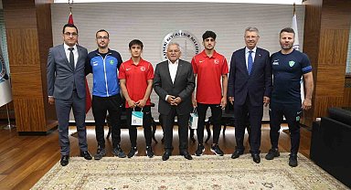 Başkan Büyükkılıç, Avrupa Şampiyonu güreşçiyi ağırladı