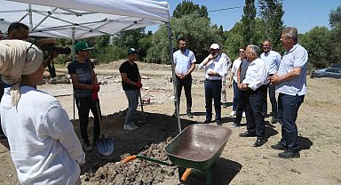 Başkan Büyükkılıç, Keykubadiye Sarayı'ndaki kazı çalışmalarını inceledi